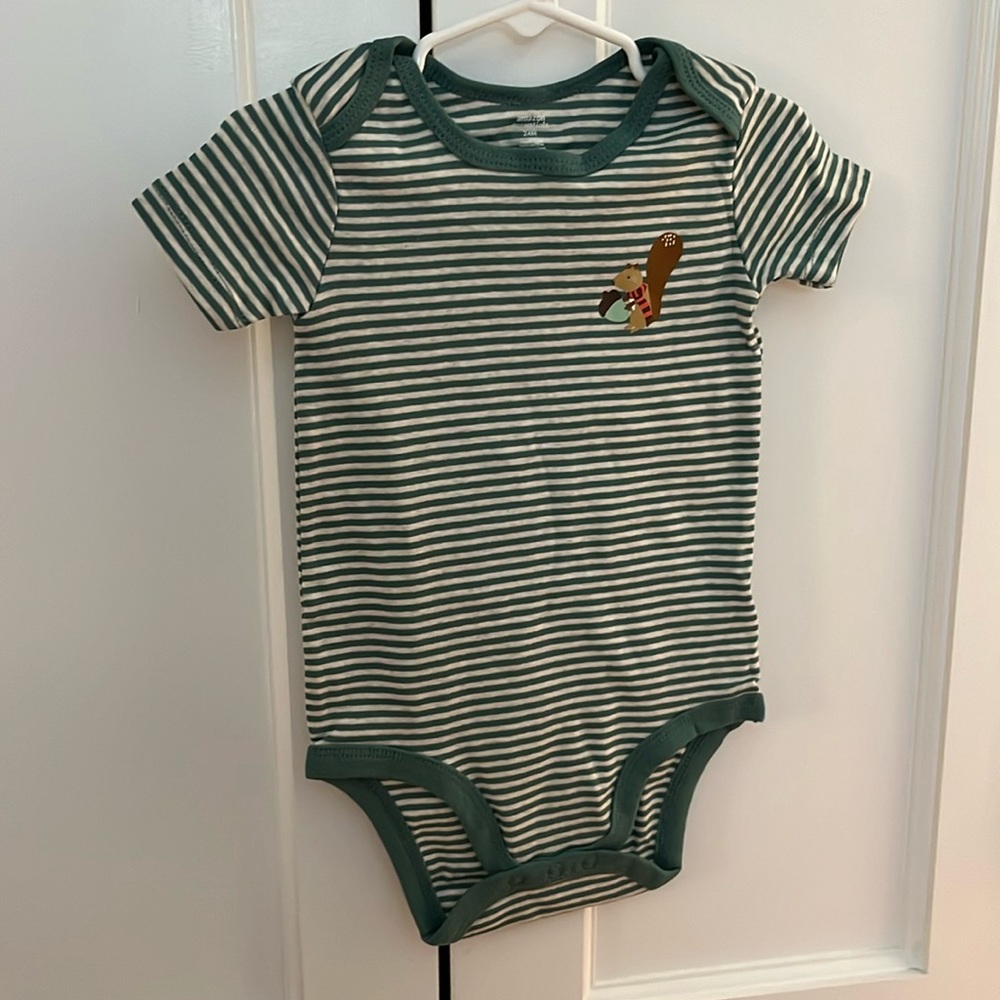 NWOT Size 24M Amazon Essentials Onesie